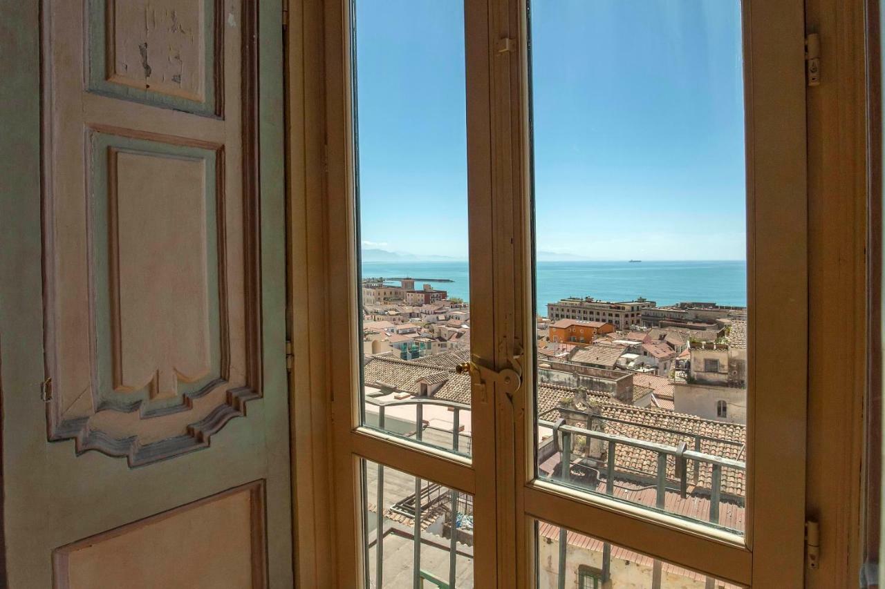 Starhost - Dimora Copeta Apartment Salerno Luaran gambar